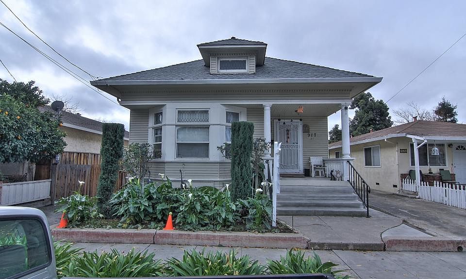 1st image of 917 Palm St