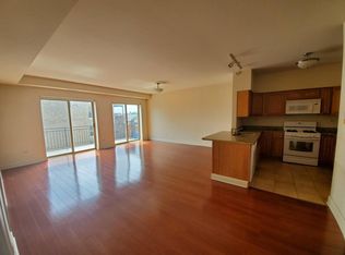 2318 N Milwaukee Ave APT 301F, Chicago, IL 60647