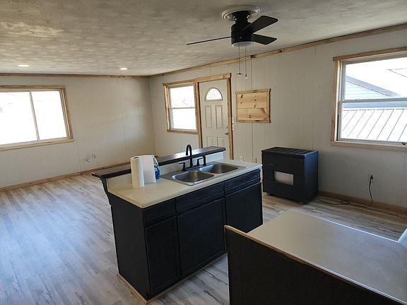 open kitchen/living room