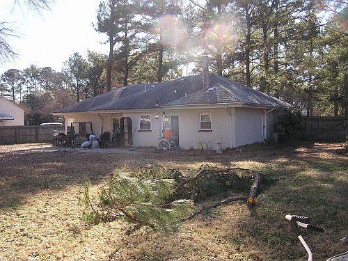 3rd image of 410 Thole St