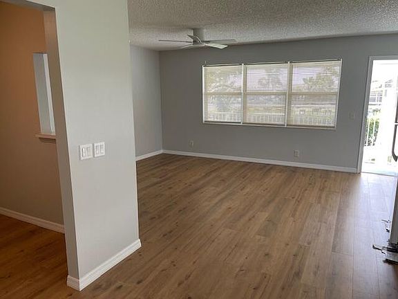 3rd image of 480 W Horizons #209