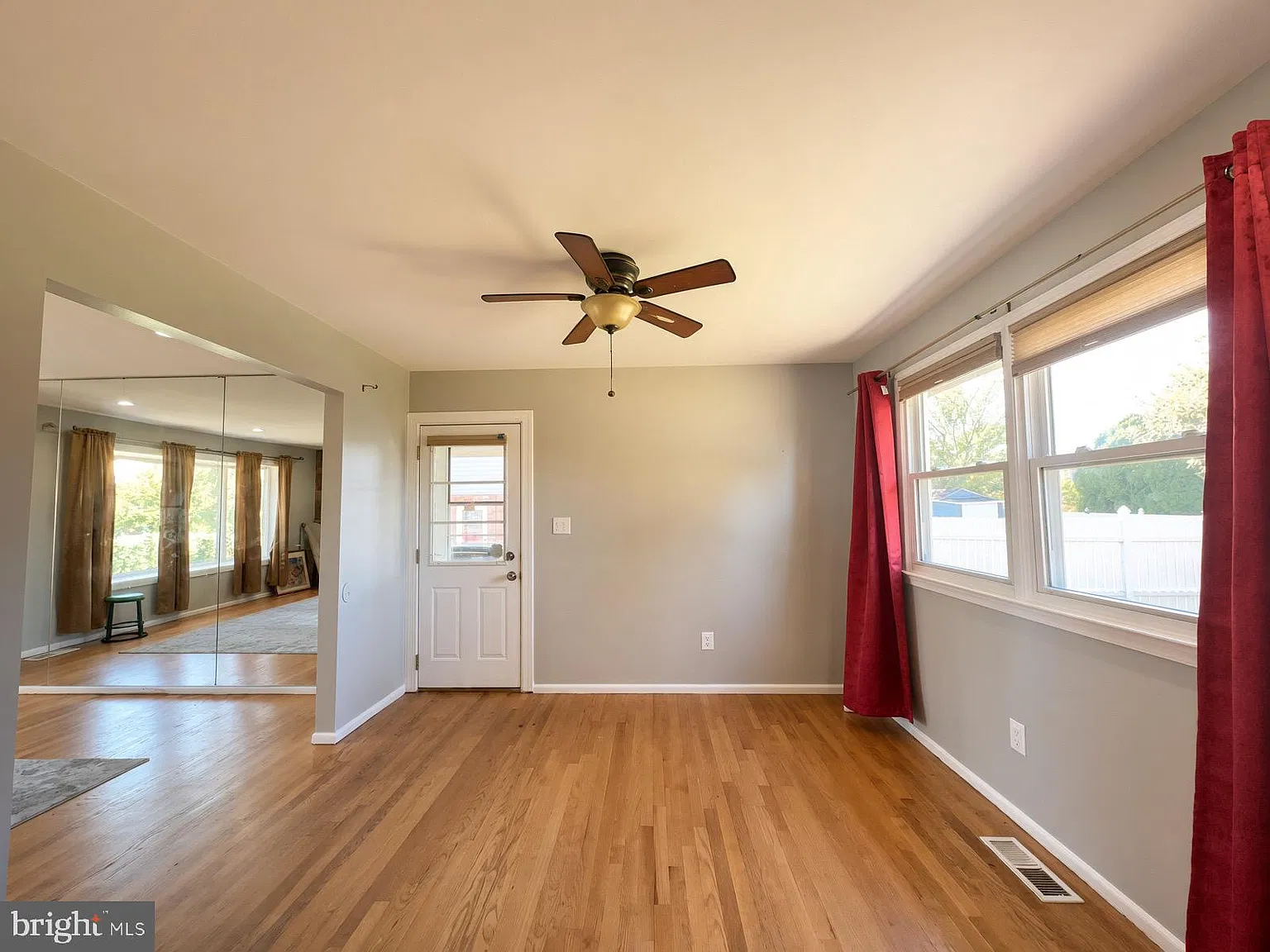 4 bed, 3.0 bath, 2225 sqft, $4,500 — Photo 4