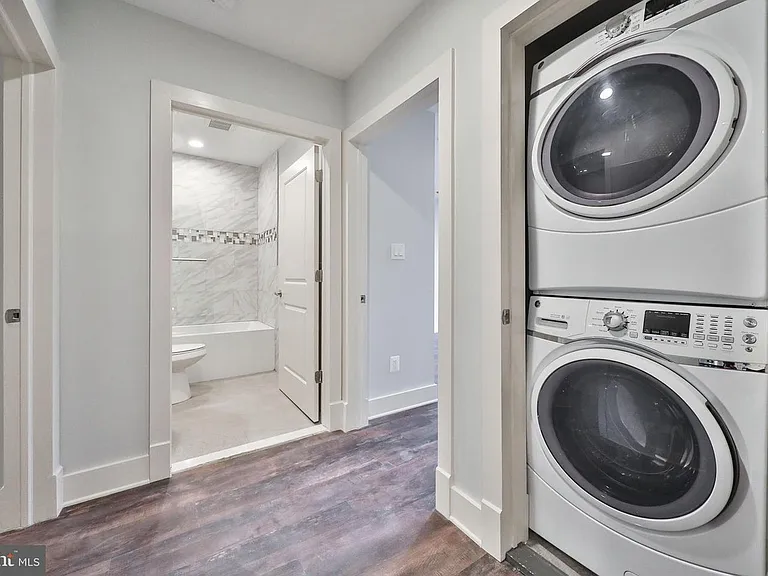 1320 N Franklin St #4B — Photo 4