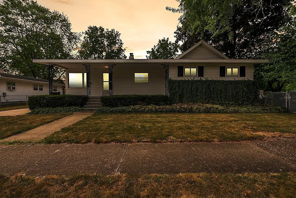 610 Emily Ave photo 1
