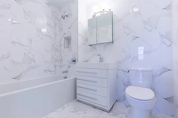 Rented by Keller Williams NYC | media 28