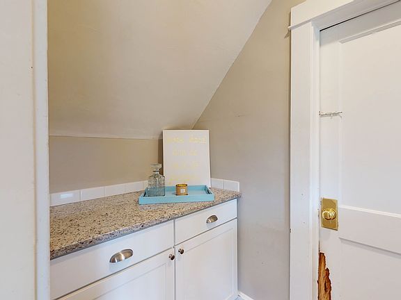 4th image of 6845 Nieman Rd