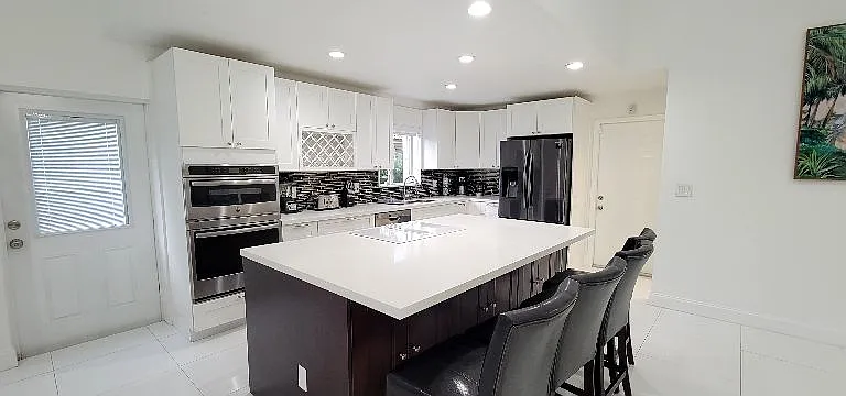 1448 NW 111th Way — Photo 4