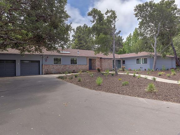 2nd image of 25 Woodgate Ct