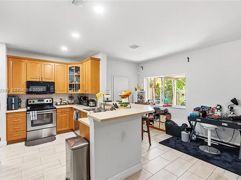 1844 SW 102nd Way #Townhouse 1844 — Photo 16