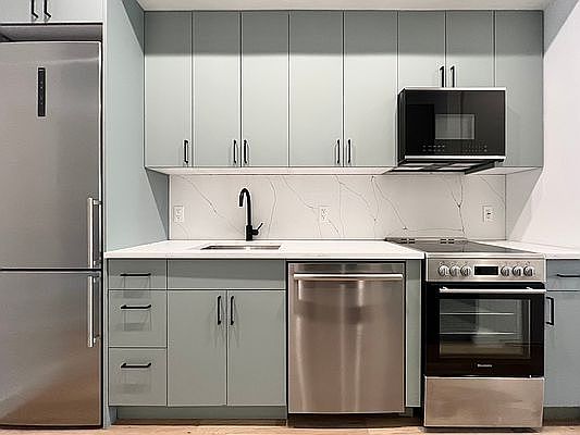 3rd image of 383 Bleecker St Floor 2