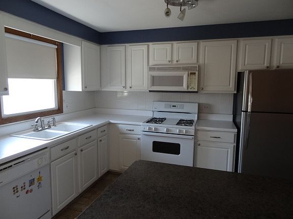 3rd image of 6565 N Harlem Ave APT 3S