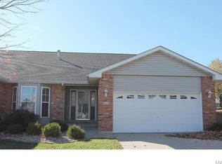 818 Penny Ln, Saint Peters, MO 63376