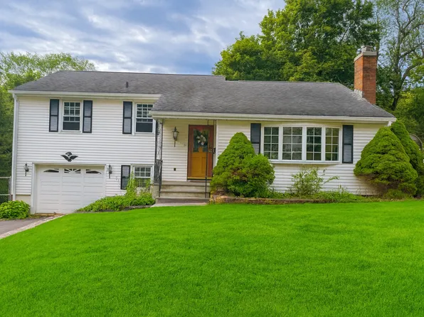 39 Fairlawn Ave, Middletown, CT 06457