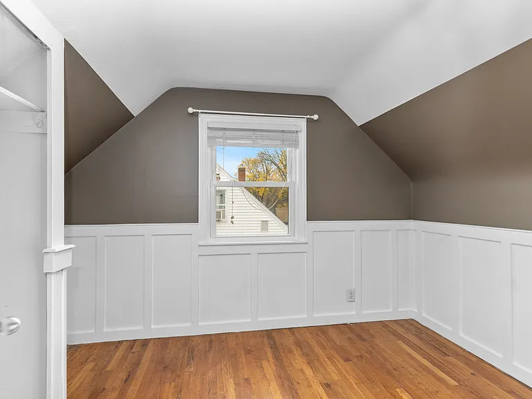 2116 Riverside Dr NE — Photo 11