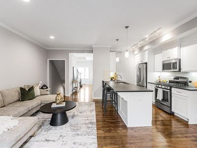4450 Summit St, Kansas City, MO, 64111