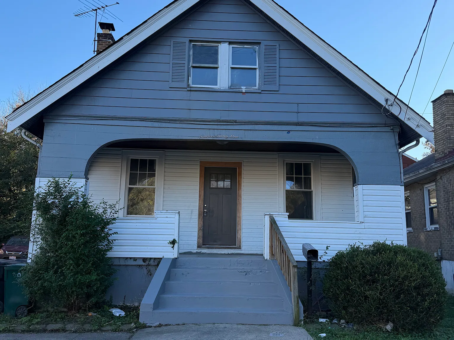 5 bed, 2.5 bath, 2002 sqft, $2,190 — Photo 1
