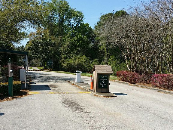 4th image of 12861 Wiregrass Ln