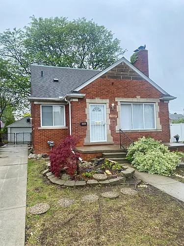15337 Collinson Ave Photo 1