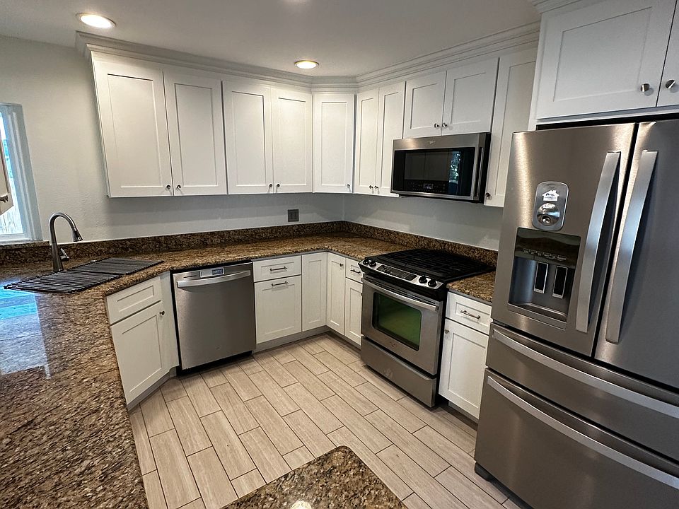 1st image of 484 Penguin Dr