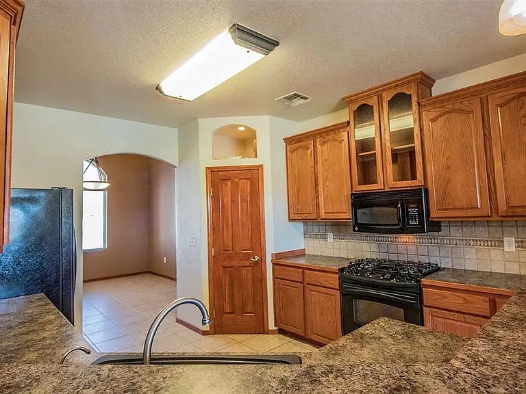 2309 Saguaro Loop — Photo 23