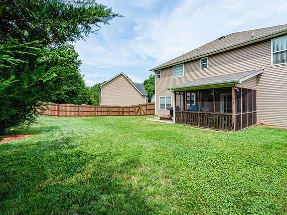 3rd image of 8560 Golden Cloud Ln