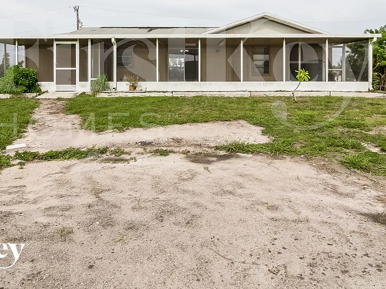 222 NW 28th Ct — Photo 14