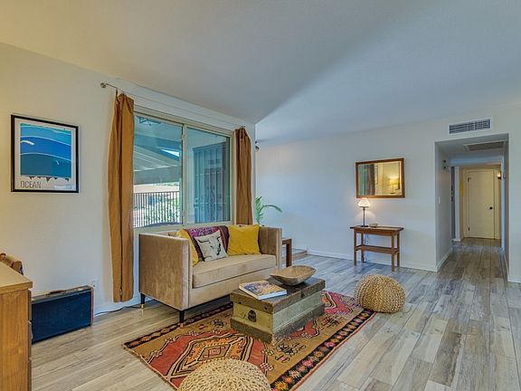 Formal living (2nd angle)