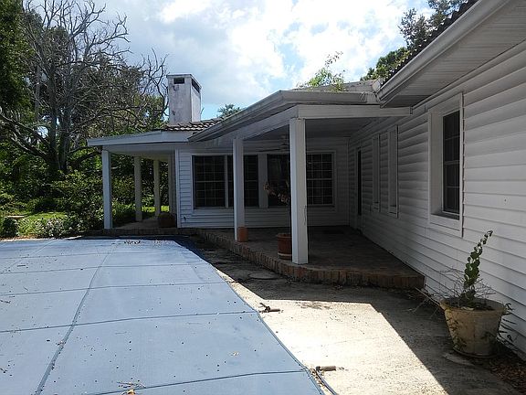 Before screen enclosure