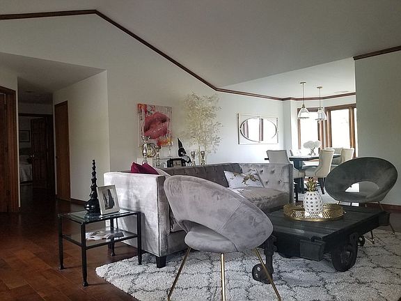 3rd image of 1536 Courtland Dr