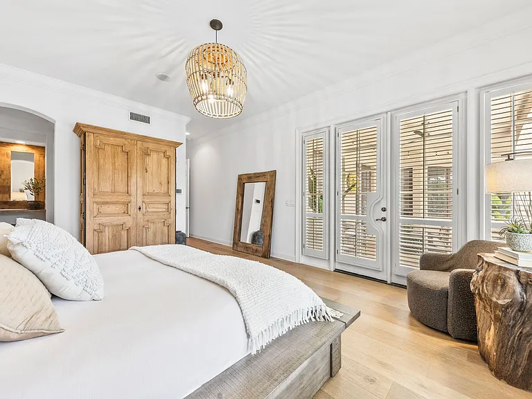 102 Acadia Ter — Photo 17