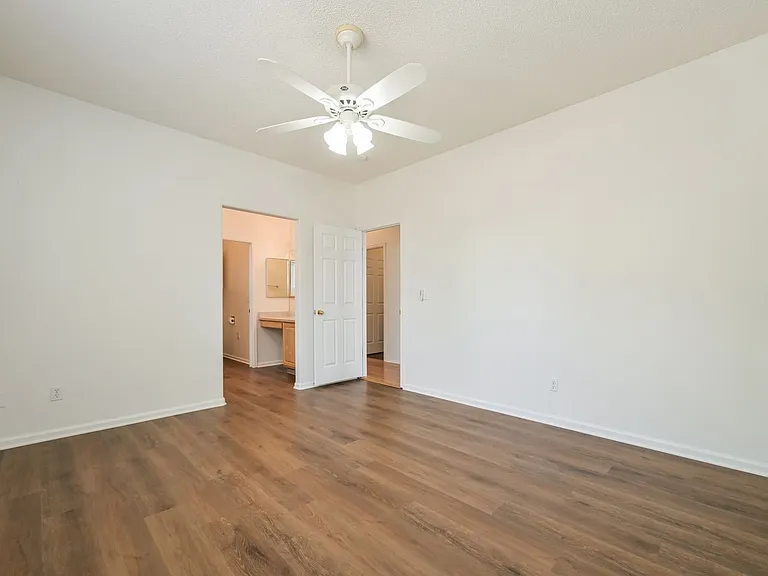 18512 E Harvard Dr — Photo 9