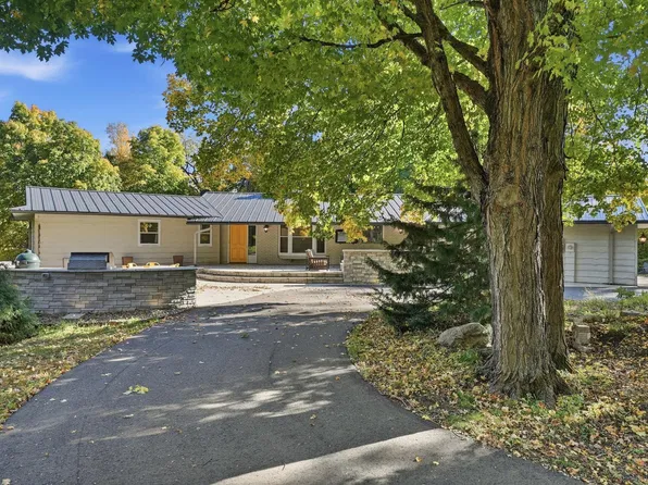 8490 Oak Rd, Saint Joseph, MN 56374