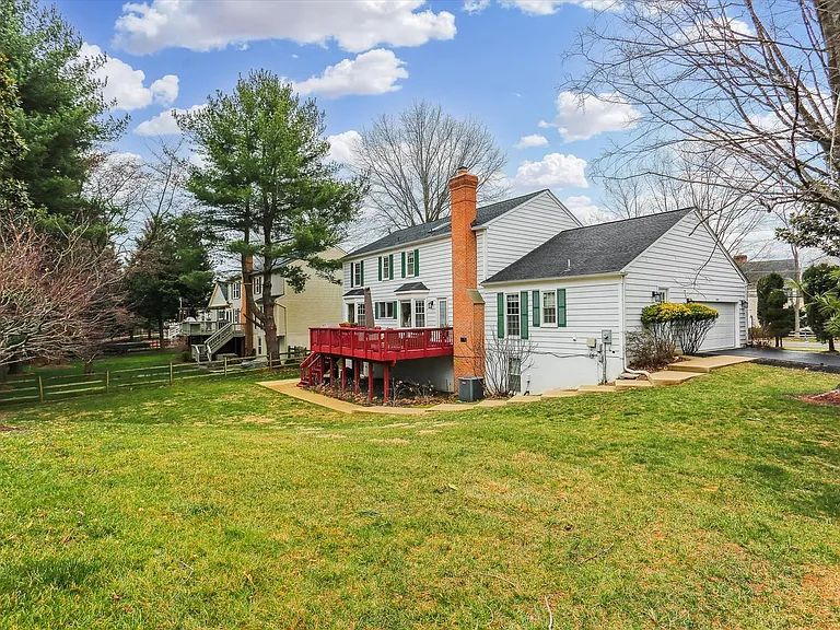 15237 Jones Ln — Photo 3