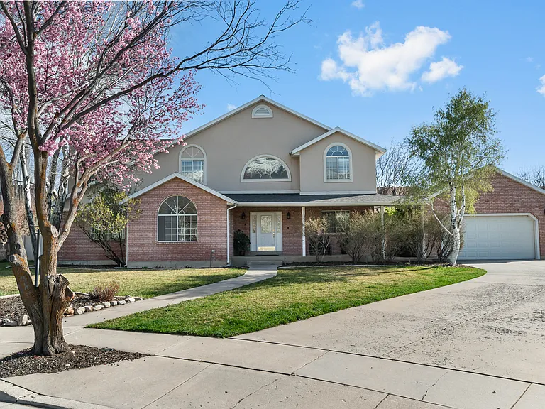840 S East Mountain Cir — Photo 2