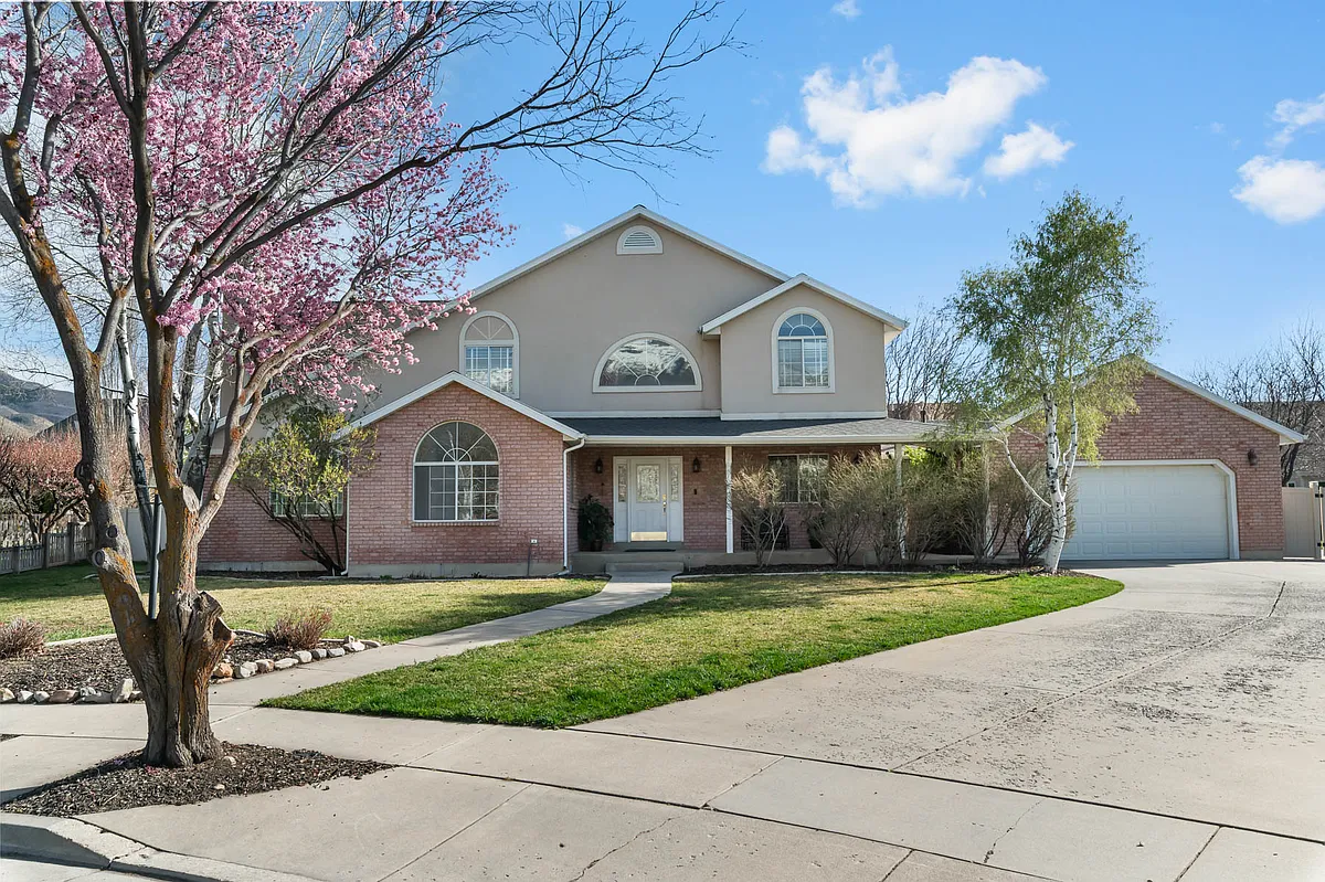 Building Photo - 840 S East Mountain Cir