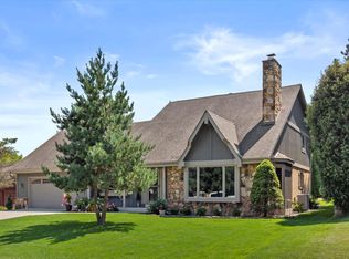 12625 W Scarborough Dr, New Berlin, WI 53151