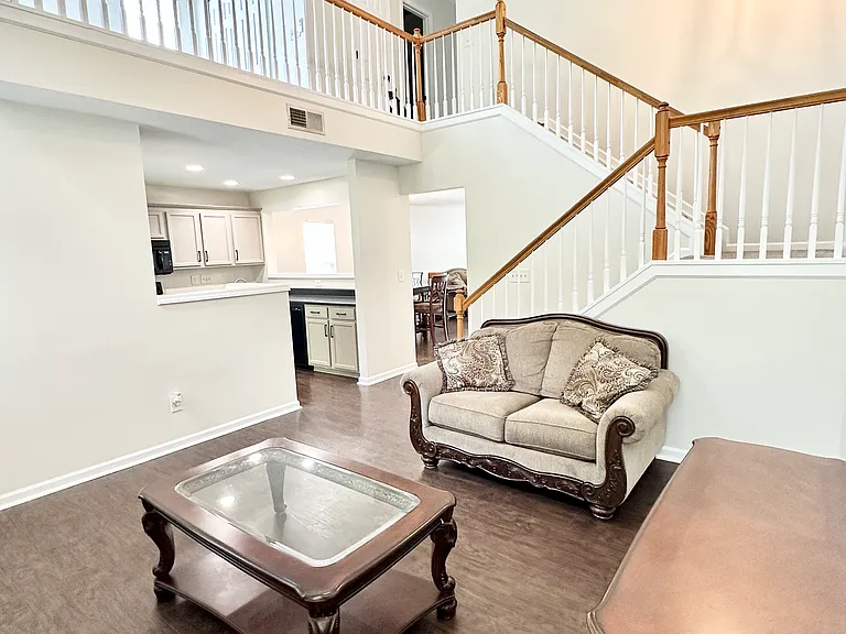 627 Rock Lake Gln — Photo 9