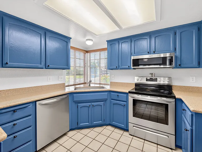 2476 N Berlin Ave — Photo 9