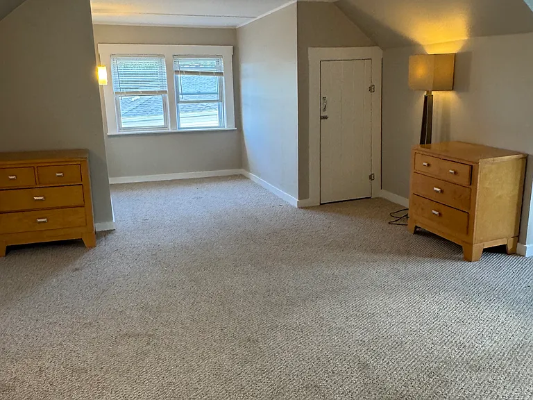 34-36 Curry Cir — Photo 3