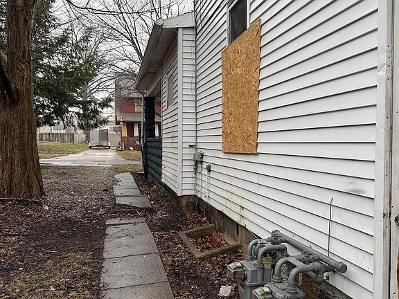 4th image of 326 N 11th St