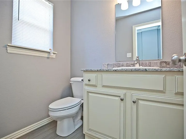 1253 N Rupple Rd — Photo 12