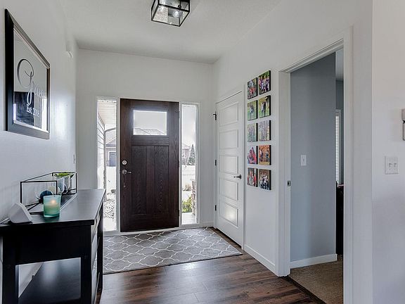 4th image of 611 11th Street Ct NE