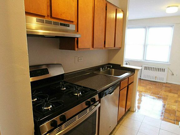 3rd image of 18311 Hillside Ave APT 11C