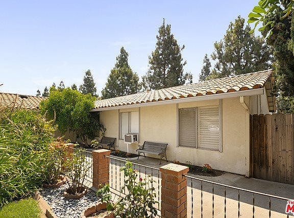 4th image of 352 E Calle La Sombra