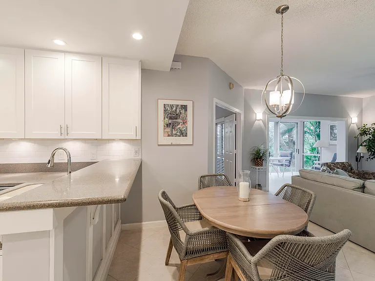 2403 Fairway Dr N — Photo 8