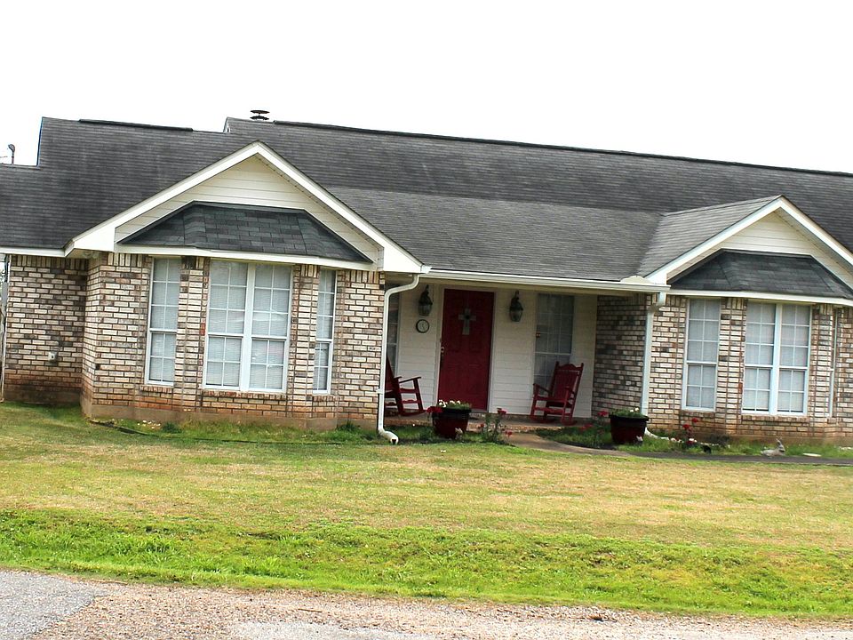 1st image of 284 Carol St