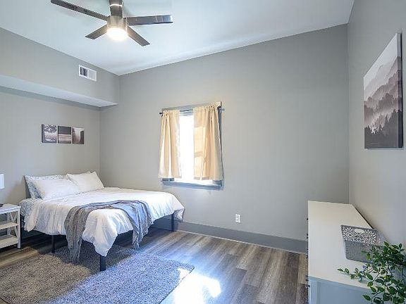 5th image of 121 E Martin Luther King Jr Blvd #1
