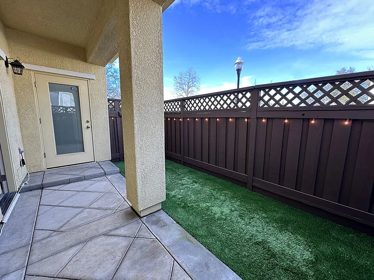 6104 Rockport Ln — Photo 28