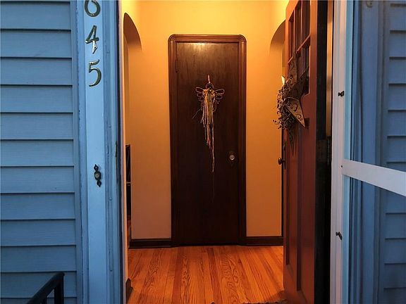 3rd image of 645 Oakmont Ave