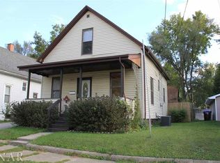 1412 1/2 W Locust St, Bloomington, IL 61701